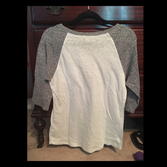 HOLD Forever 21 Grey and White Shirt - Picture 6 of 8