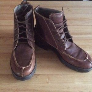 Women's Unisa *Genuine leather  -8 boots * 12.00