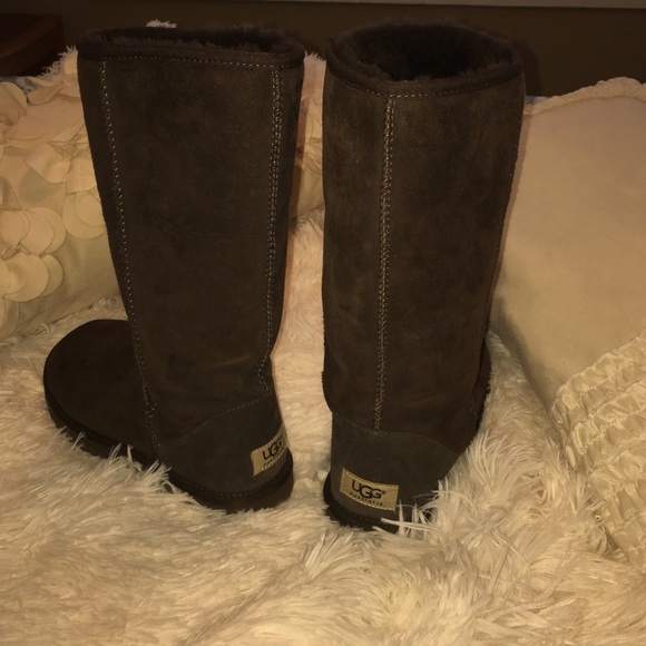Uggs Classic Tall Chocolate