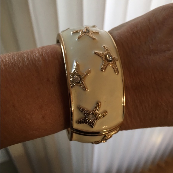 Enamel painted starfish bangle bracelet