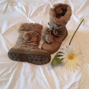 👢Girls Tan Fur Boot 👢