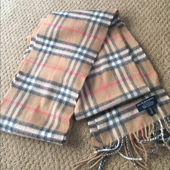 Burberry scarf. 100% cashmere!