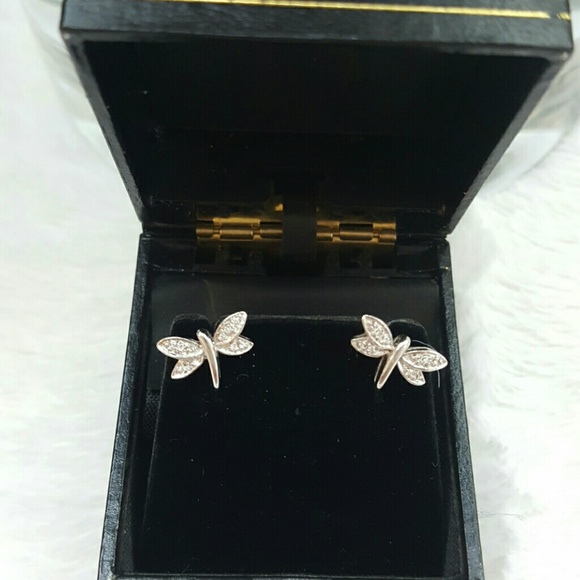 ** Adorable 14K Dragonfly Earrings **