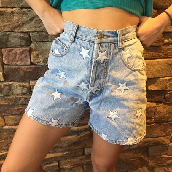 90's Embroidered ⭐️ Shorts