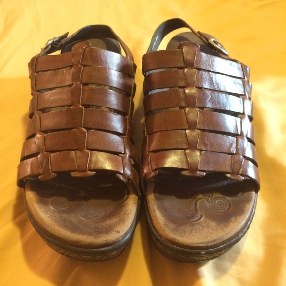 Great wide leather sandals