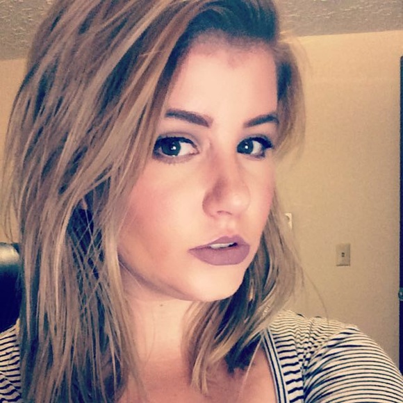 Meet your Posher, Meghan - Picture 2 of 3