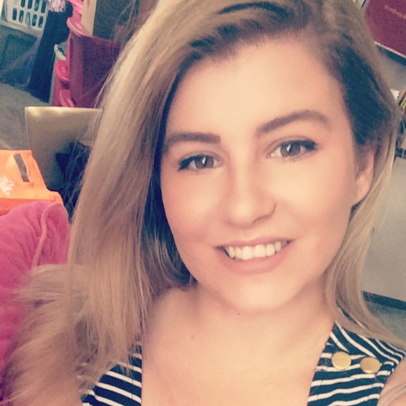 Meet your Posher, Meghan - Picture 3 of 3