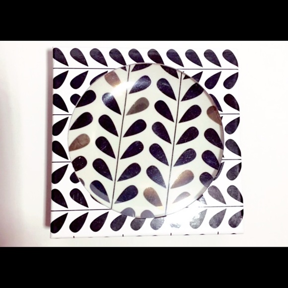 Macy's Designer Set of 4 Ceramic Plates - Picture 2 of 3