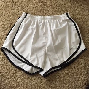 White Nike Tempo Shorts w Black