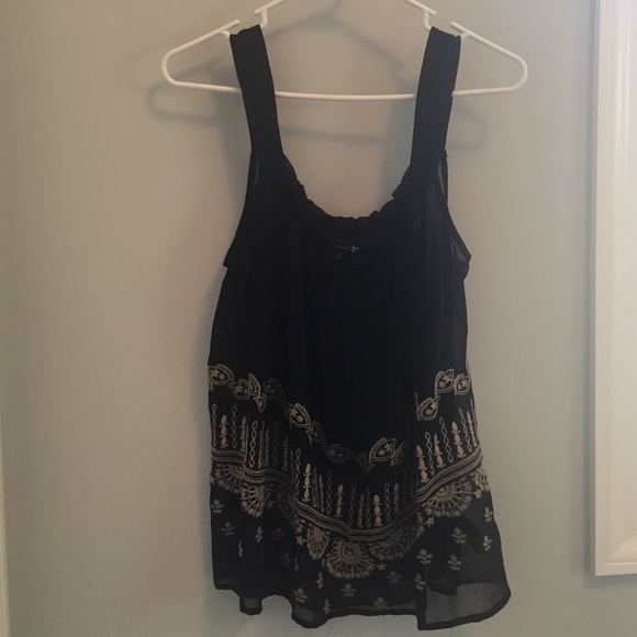 Black blouse with tan design