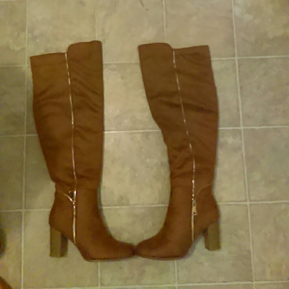 Thigh high boots - Picture 1 of 4