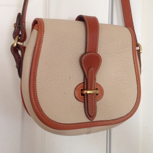 Dooney & Bourke Handbags - Vintage Dooney and Bourke Crossbody