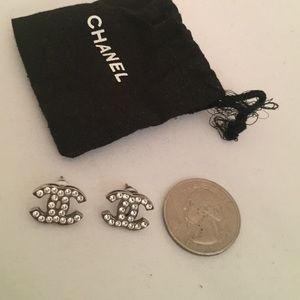 Chanel earing