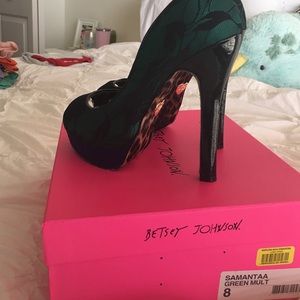 Betsey Johnson Heels Size 8