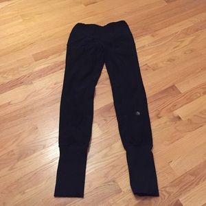 Black cuffed workout leggings