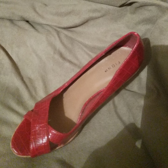 Heels - Picture 2 of 3