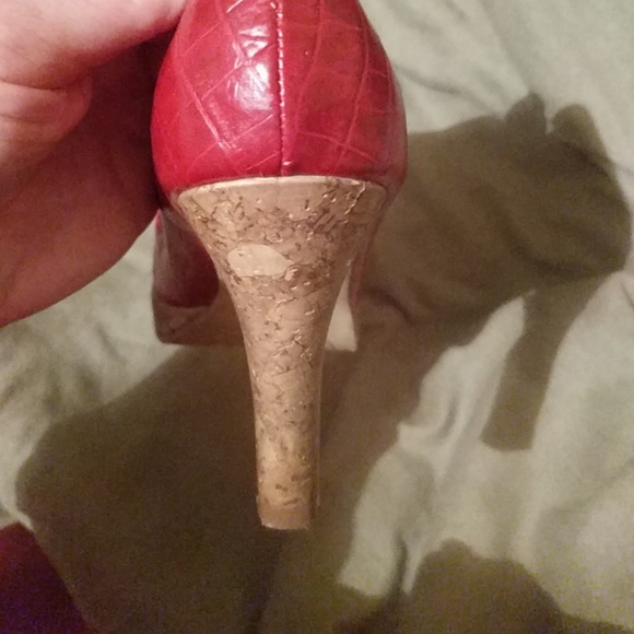 Heels - Picture 3 of 3