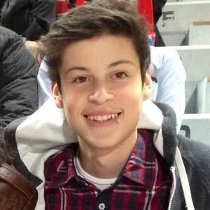 Meet your Posher, Luis a.