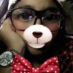 Meet your Posher, Vanitra