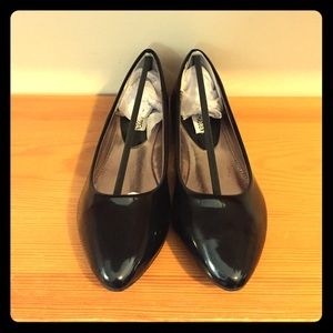 NWOT Steve Madden Ibiza Black Patent Leather Flats