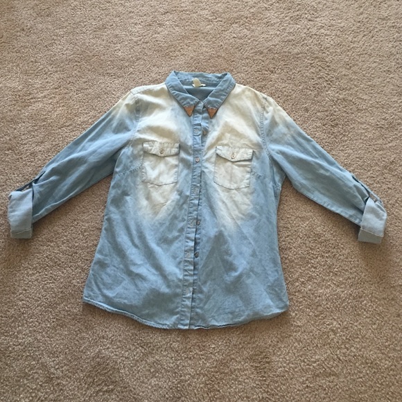 SALE 🌸Denim Shirt with Gold Detail🌸