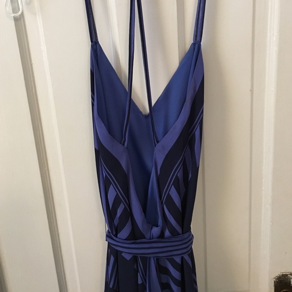 Blue patterned BCBG dress - Picture 3 of 4