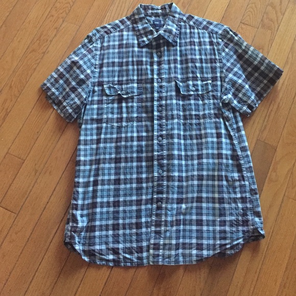 MENS GAP shirt size medium