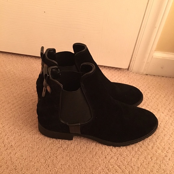 Steve Madden suede booties