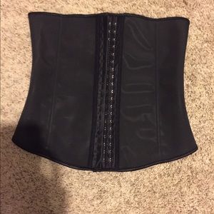 Waist trainer