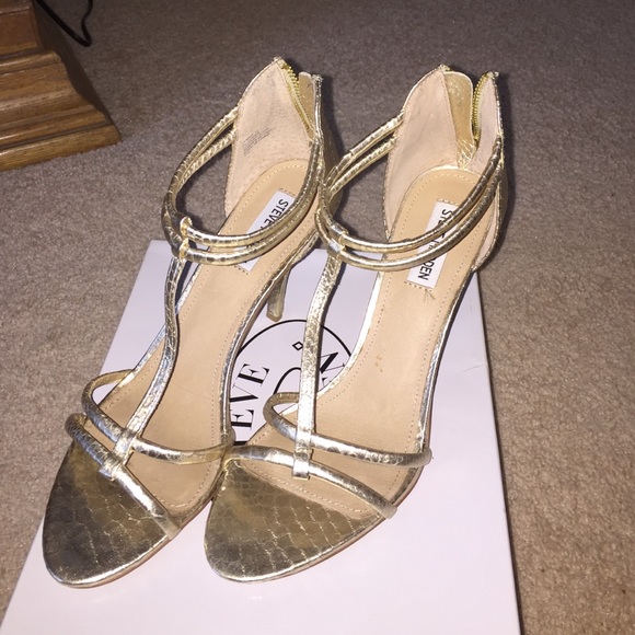Steve Madden gold sandals only worn once