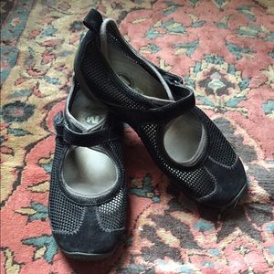 MERRELL Women's Casual Hiking Athletic Shoe 7.5