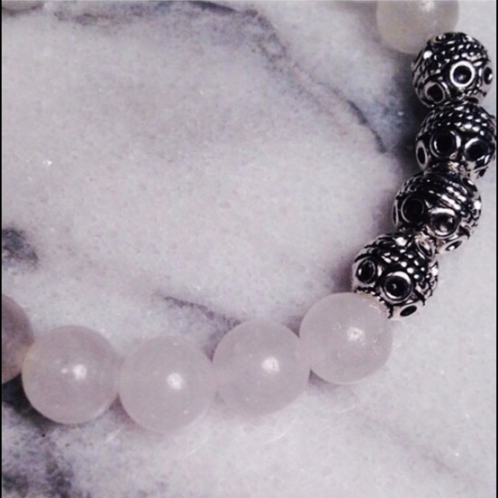 Handmade White Quartzite Stone Bracelet - Picture 2 of 3