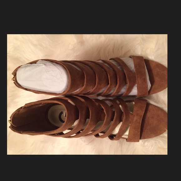 Guess wedges - Picture 2 of 3