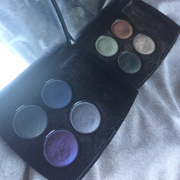 Estée Lauder eyeshadow quad in amour and edge