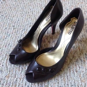 Chocolate Peep toe Pumps👠Unlisted by Kenneth Cole