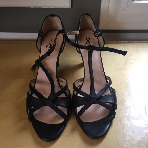 Repetto black leather dance shoes