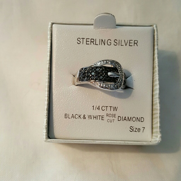 GENUINE BLACK & WHITE DIAMONDS BUCKLE RING - Picture 4 of 8