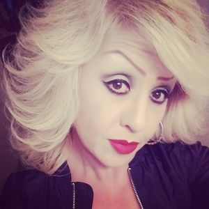 Meet your Posher, Lorraine