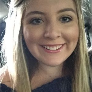 Meet your Posher, Carissa