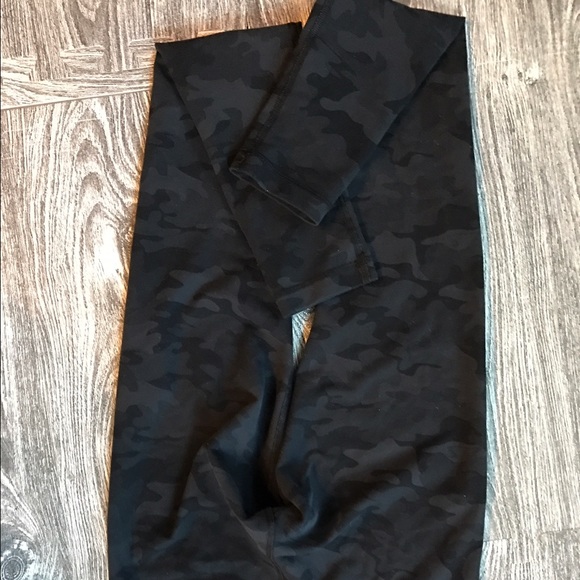 🔴SOLD🔴Lululemon savasana camo Wunder Under Pants - Picture 4 of 4