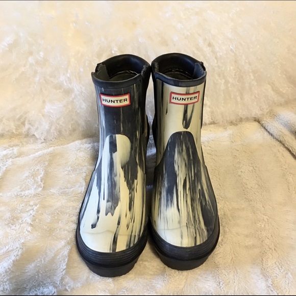 Hunter block heel Chelsea rain boot size 6