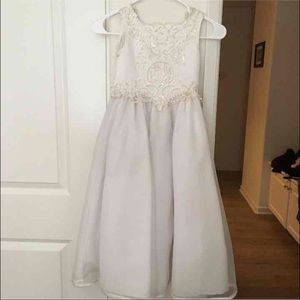 White flower girl dress size 4