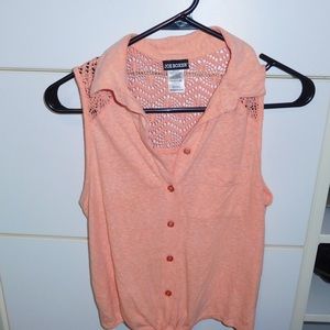 Sleeveless coral top!