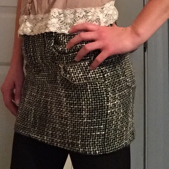 LIKE NEW! Allen B by Allen Schwartz Tweed Skirt - Picture 4 of 4