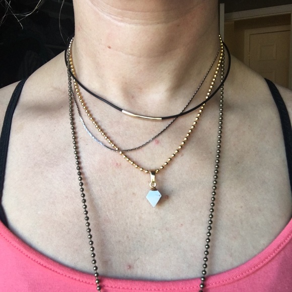 Wild Howlite Dainty Pyramid Geo Gold Necklace - Picture 2 of 2