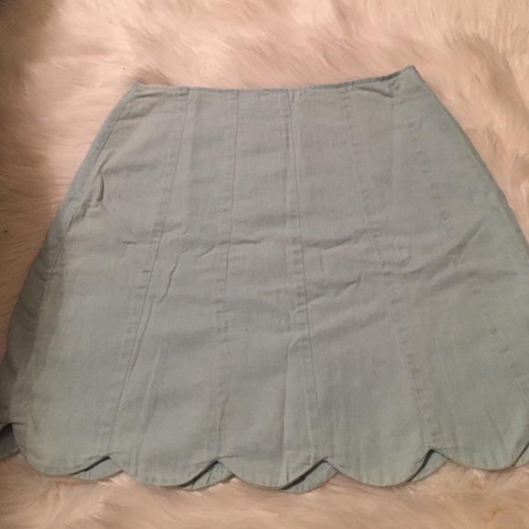Light blue jean skirt - Picture 2 of 3