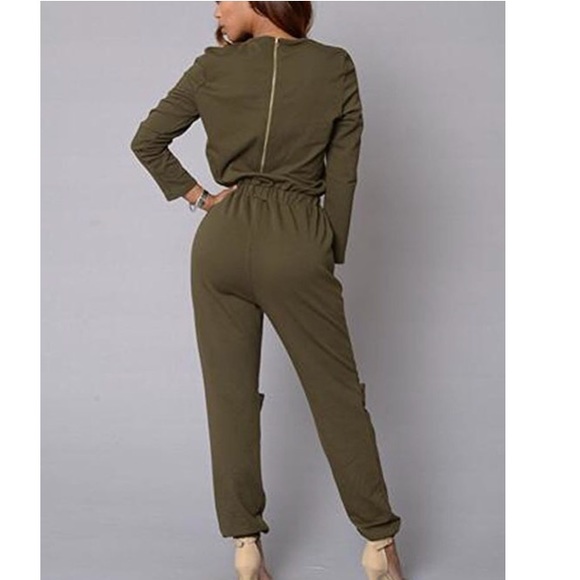 SALE❗️HP 5/25❗️Army Green Jumpsuit Romper - Picture 2 of 5