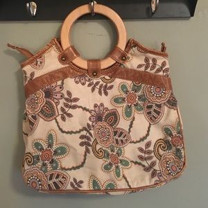 Vintage handbag with wooden handles