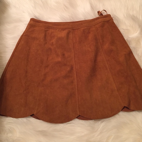 Camel color mini skirt - Picture 1 of 2