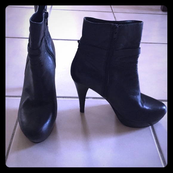 Marc Fisher ankle stiletto booths